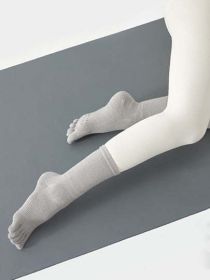 Nonslip Yoga Socks Ideal for Pilates Dance Indoor Sports (Color: Grey, size: One-size)